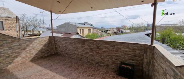 Մեկ հարկանի քարե տուն Դավթաշենի 5-րդ փողոցում Դավիթաշենում, 120 ք.մ., եվրովերանորոգված