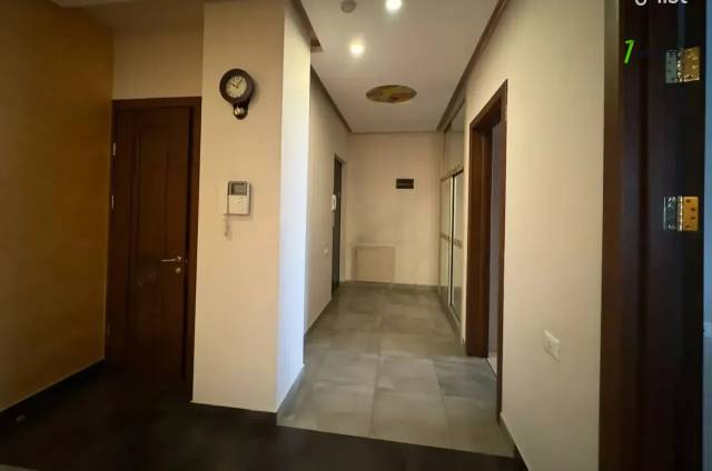 4 սենյականոց բնակարան նորակառույց շենքում Դերենիկ Դեմիրճյան փողոցում, 181 ք.մ., 4/11 հարկ