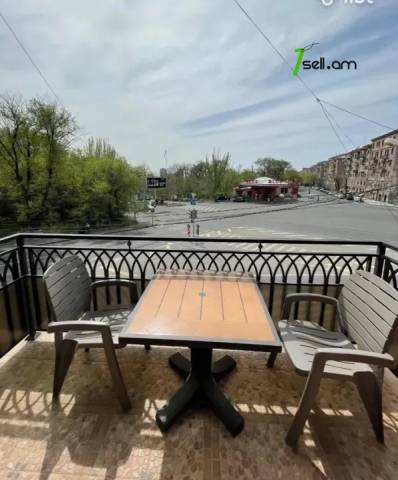 2 սենյականոց բնակարան Ազատության պողոտայում, 40 ք.մ., 2/5 հարկ, բարձր առաստաղներ, եվրովերանորոգված