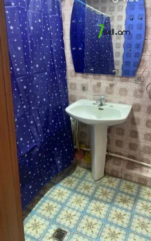 4 սենյականոց բնակարան Աբովյան փողոցում, 125 քմ, նախավերջին հարկ, կոսմետիկ վերանորոգում, քարե շենք