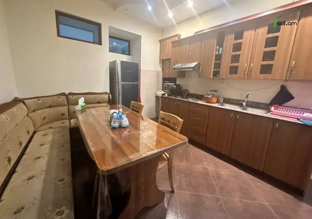 4 սենյականոց բնակարան Թումանյան փողոցում, 110 քմ, 2/4 հարկ, 2 սանհանգույց, եվրովերանորոգված