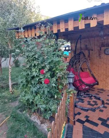 Մեկ հարկանի քարե տուն Պարույր Սևակի փողոցում Ավանում, 110 քմ, 2 սանհանգույց, կապիտալ վերանորոգված