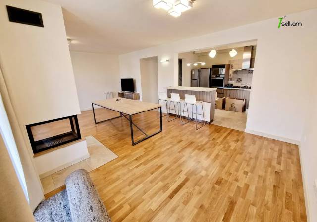 Երեք հարկանի քարե թաունհաուզ, Վահագնի Թաղամաս Աջափնյակում, 400 ք.մ., 3+ սանհանգույց