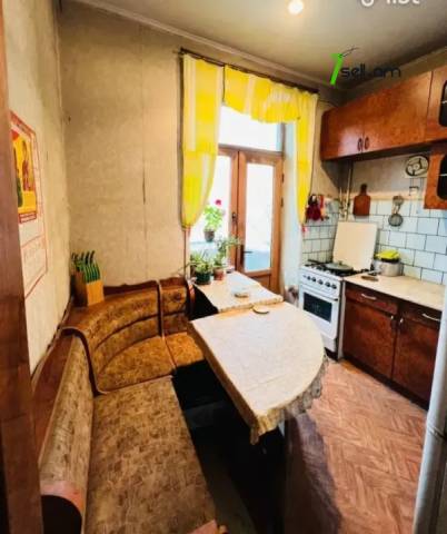 2 սենյականոց բնակարան Նաիրի Զարյան փողոցում, 66 ք.մ., բարձր առաստաղներ, նախավերջին հարկ, քարե շենք