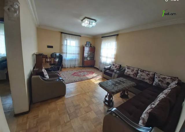 Մեկ հարկանի քարե տուն Դավիթ Բեկի փողոցում Նոր Նորքում, 90 ք.մ., եվրովերանորոգված