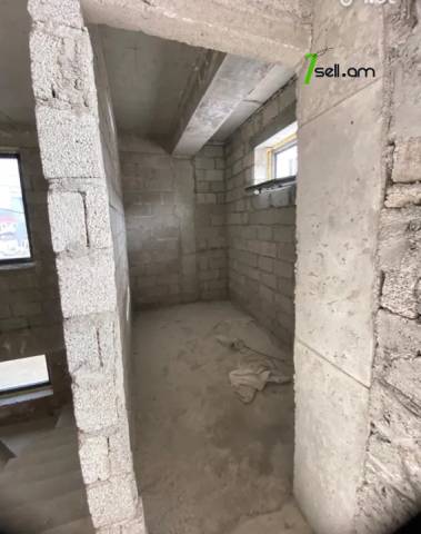 Երկու հարկանի տուն Պարույր Սևակ թաղամասի 1-ին փողոցում Առինջում, 180 քմ, 2 սանհանգույց
