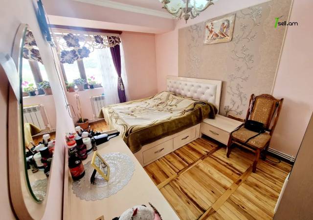 3 սենյականոց բնակարան Էրեբունու փողոցում, 80 ք.մ., 12/14 հարկ, եվրովերանորոգված