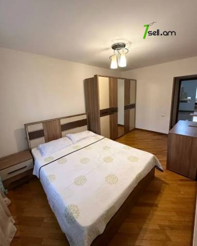 3 սենյականոց բնակարան Եզնիկ Կողբացու փողոցում, 130 քմ, 4/9 հարկ, 2 սանհանգույց, բարձր առաստաղներ