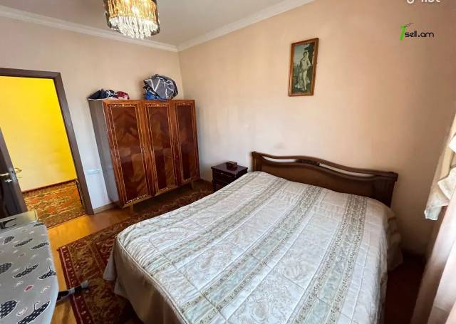 3 սենյականոց բնակարան Հունան Ավետիսյանի փողոցում, 78 ք.մ., կապիտալ վերանորոգված