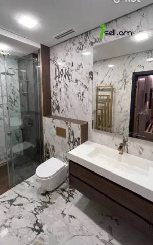 Երկու հարկանի թաունհաուզ Վերին Անտառային փողոցում կենտրոնում, 250 ք.մ., 3+ սանհանգույց