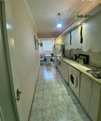 4 սենյականոց բնակարան Հայկ Գյուլիքևխյանի փողոցում, 90 ք.մ., կապիտալ վերանորոգված, քարե շենք