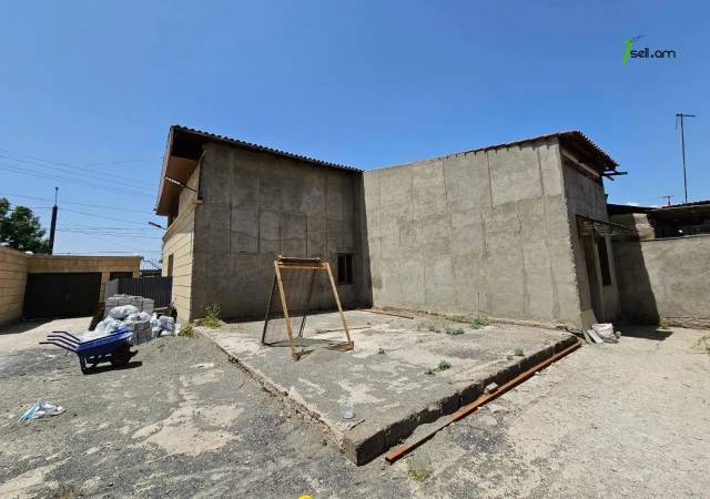 Բազմաֆունկցիոնալ գույք Էրեբունիում, 600 ք.մ.