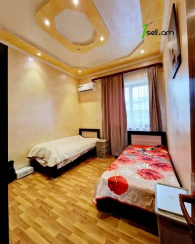 Երկու հարկանի քարե տուն, Նոյ թաղամաս Աջափնյակում, 840 ք.մ., 3+ սանհանգույց, եվրովերանորոգված