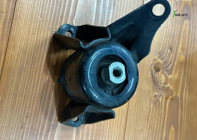 Շարժիչի բարձիկ աջ / մատոռի պադուշկա աջ, Toyota Noah / Voxy, 2004թ, Օրիգինալ պահեստամաս