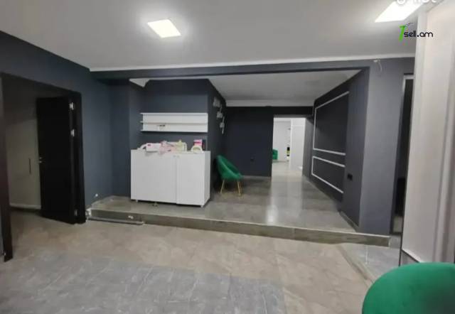 Բազմաֆունկցիոնալ գույք Բայրոնի փողոցում կենտրոնում, 190 ք.մ.