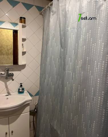 4 սենյականոց բնակարան Զաքարիա Քանաքեռցու փողոցում, 92 քմ, մի քանի պատշգամբ, կապիտալ վերանորոգված