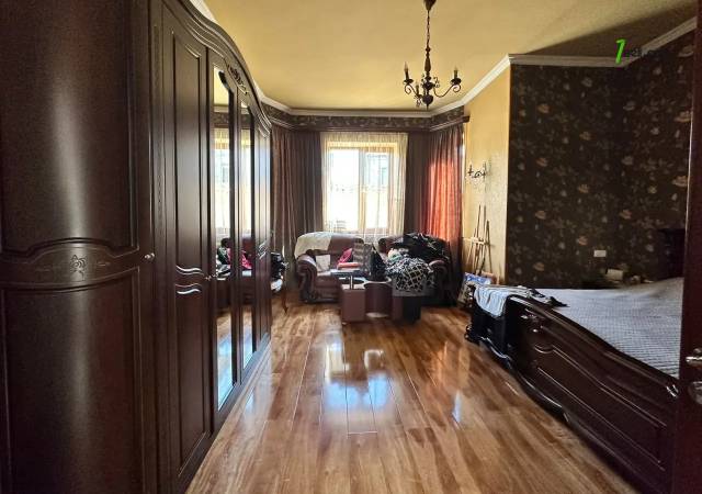 Երեք հարկանի քարե տուն, Նոյ թաղամաս Մալաթիա Սեբաստիայում, 360 ք.մ., 3+ սանհանգույց