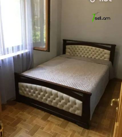 2 սենյականոց բնակարան Տերյան փողոցում, 50 ք.մ., բարձր առաստաղներ, 2/5 հարկ, կապիտալ վերանորոգված