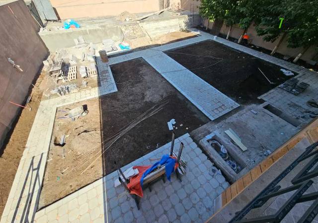 Երեք հարկանի քարե տուն Գևորգ Վարդանյան փողոցում Արաբկիրում, 1660 քմ, 3+ սանհանգույց