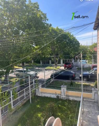 4 սենյականոց բնակարան Հարություն Վերդյանի փողոցում, 108 քմ, 2/2 հարկ, մասնակի վերանորոգում