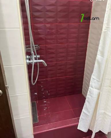 4 սենյականոց բնակարան Դավիթ Անհաղթի փողոցում, 107 քմ, նախավերջին հարկ, կապիտալ վերանորոգված