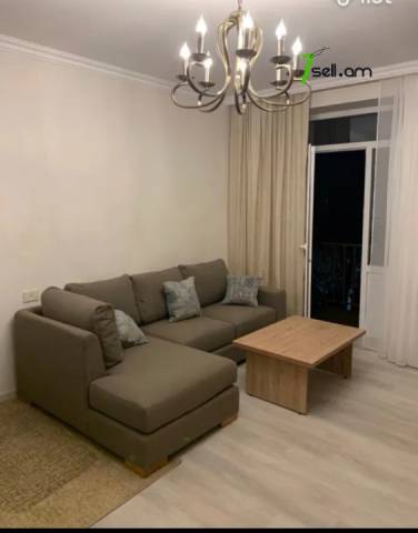 2 սենյականոց բնակարան Արցախի պողոտայում, 55 ք.մ., բարձր առաստաղներ, մի քանի պատշգամբ, 3/5 հարկ