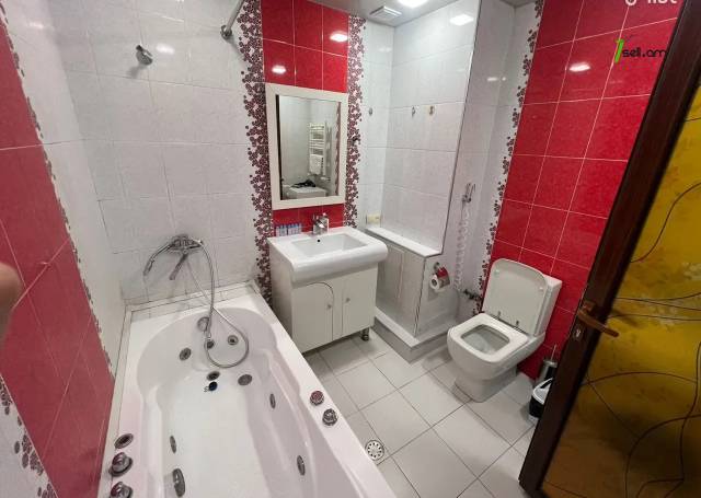 4 սենյականոց բնակարան Սայաթ-Նովայի պողոտայում, 86 քմ, 4/7 հարկ, 2 սանհանգույց, կապիտալ վերանորոգված