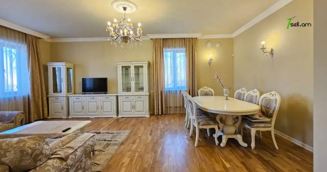 Չորս հարկանի քարե տուն Սիլիկյան 4-րդ փողոցում Աջափնյակում, 2480 ք.մ., 3+ սանհանգույց, մեծ հողամաս