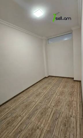 Երկու հարկանի քարե տուն Վահրամ Փափազյան փողոցում Արաբկիրում, 320 ք.մ., 2 սանհանգույց