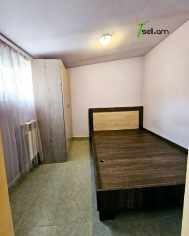 4 սենյականոց բնակարան Երվանդ Քոչարի փողոցում, 100 ք.մ., 2 սանհանգույց, նախավերջին հարկ