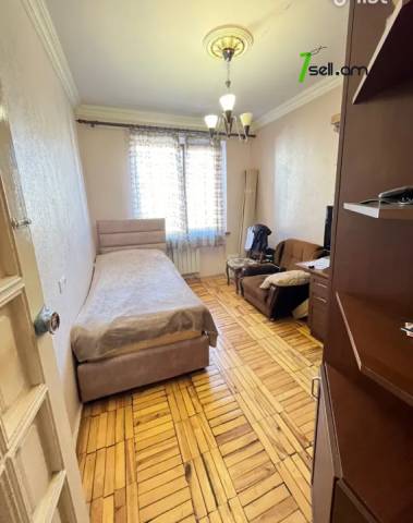 4 սենյականոց բնակարան, Ավան-Առինջ 2-րդ միկրոշրջան, 80 քմ, 3/9 հարկ, եվրովերանորոգված