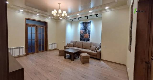 3 սենյականոց բնակարան Մեսրոպ Մաշտոցի պողոտայում, 80 քմ, 2/5 հարկ, դիզայներական ոճով վերանորոգված