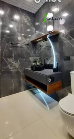 Երեք հարկանի տուն, Դուրյան թաղամաս Ավանում, 260 քմ, 3+ սանհանգույց, դիզայներական ոճով վերանորոգված