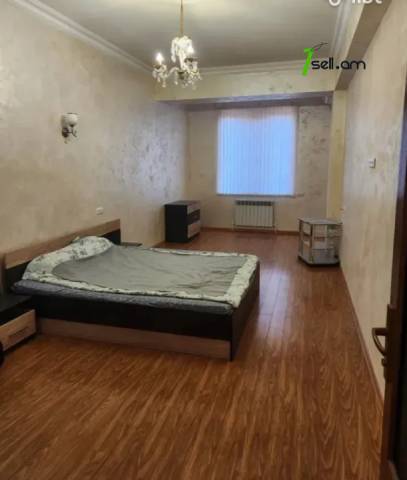 3 սենյականոց բնակարան նորակառույց շենքում Լեռ Կամսարի փողոցում, 113 ք.մ., բարձր առաստաղներ