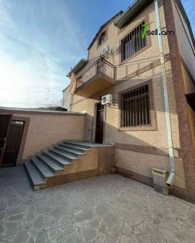 Երեք հարկանի քարե տուն Արցախի պողոտայում Էրեբունիում, 460 ք.մ., 3+ սանհանգույց, կապիտալ վերանորոգված