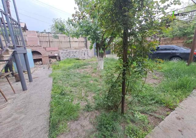 Երկու հարկանի քարե տուն Խարբերդի Աջափնյակ փողոցում Շենգավիթում, 1180 ք.մ.