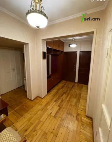 4 սենյականոց բնակարան, Սայաթ-Նովա թաղամաս, 100 քմ, 1/9 հարկ, 2 սանհանգույց, կոսմետիկ վերանորոգում