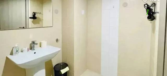 3 սենյականոց բնակարան նորակառույց շենքում Լեոյի փողոցում, 130 քմ, նախավերջին հարկ, 2 սանհանգույց