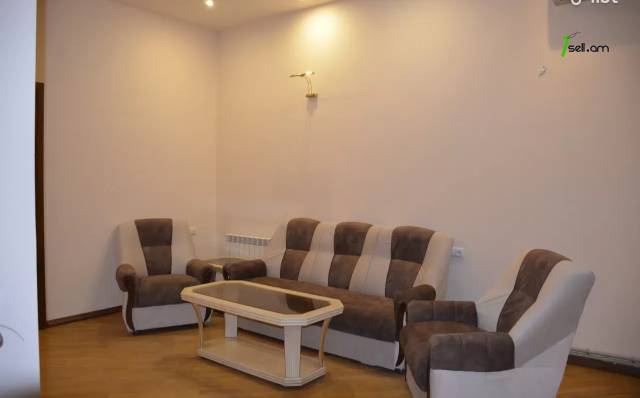 3 սենյականոց բնակարան Նար-Դոսի փողոցում, 90 ք.մ., 2 սանհանգույց, բարձր առաստաղներ, նախավերջին հարկ