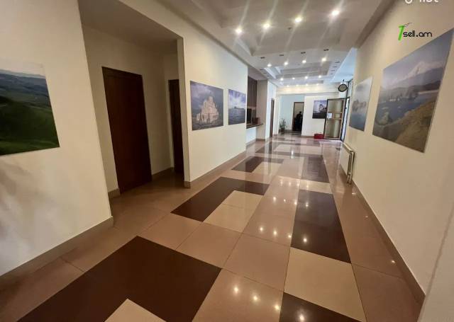 Ընդարձակ 4 սենյականոց բնակարան նորակառույց շենքում Աբովյան փողոցում, 225 քմ, 6/14 հարկ