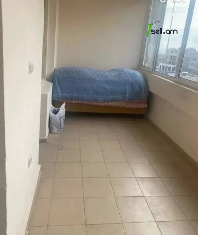 4 սենյականոց բնակարան, Հարավ Արևմտյան Բ2 թաղամաս, 100 ք.մ., 4/10 հարկ, մասնակի վերանորոգում