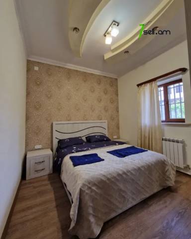 Երկու հարկանի քարե տուն Դավթաշենի 7-րդ փողոցում Դավթաշենում, 300 քմ, 2 սանհանգույց