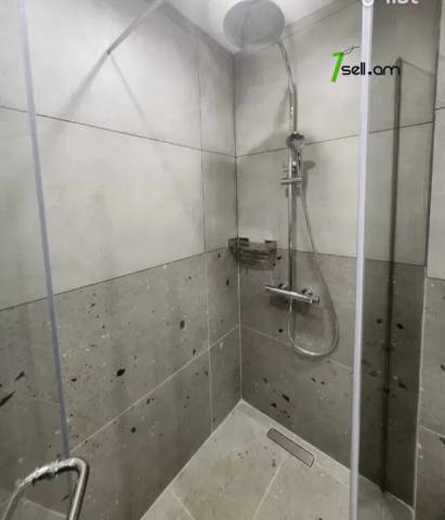 3 սենյականոց բնակարան նորակառույց շենքում Ալեք Մանուկյանի փողոցում, 73 ք.մ., նախավերջին հարկ