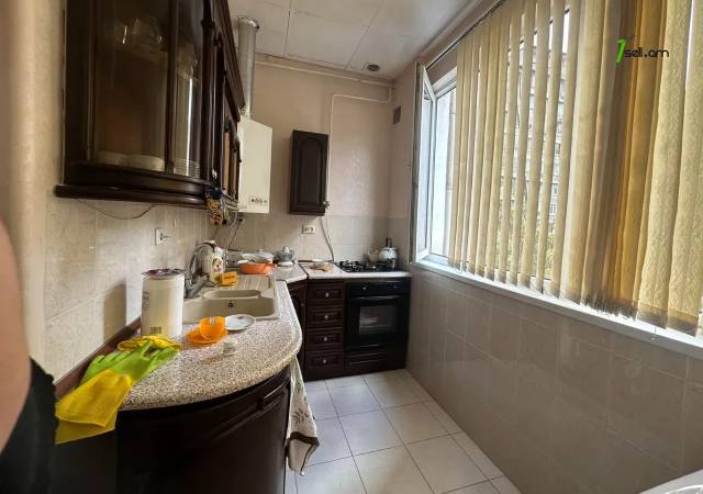 2 սենյականոց բնակարան Վարդանանց փողոցում, 62 ք.մ., բարձր առաստաղներ, 3/5 հարկ, կապիտալ վերանորոգված