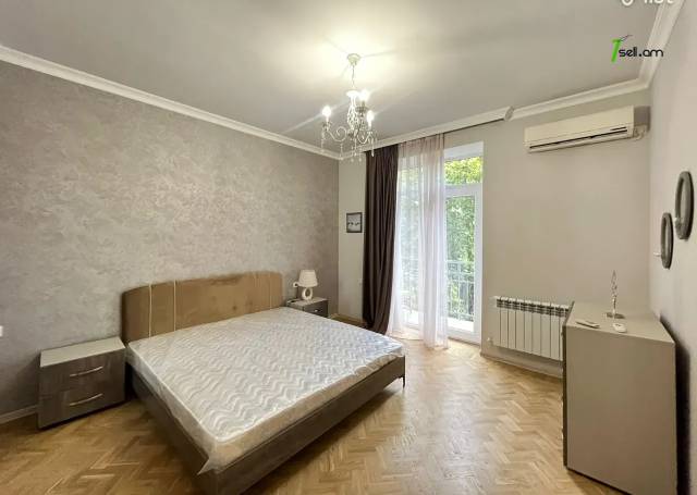 2 սենյականոց բնակարան Կոմիտասի պողոտայում, 70 քմ, նախավերջին հարկ, բարձր առաստաղներ