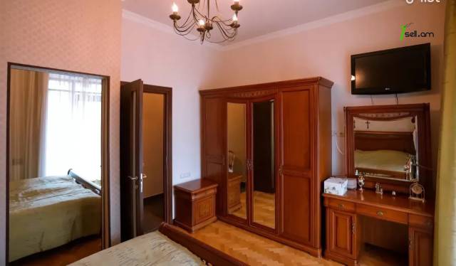 3 սենյականոց բնակարան Պուշկինի փողոցում, 119 ք.մ., 2 սանհանգույց, բարձր առաստաղներ