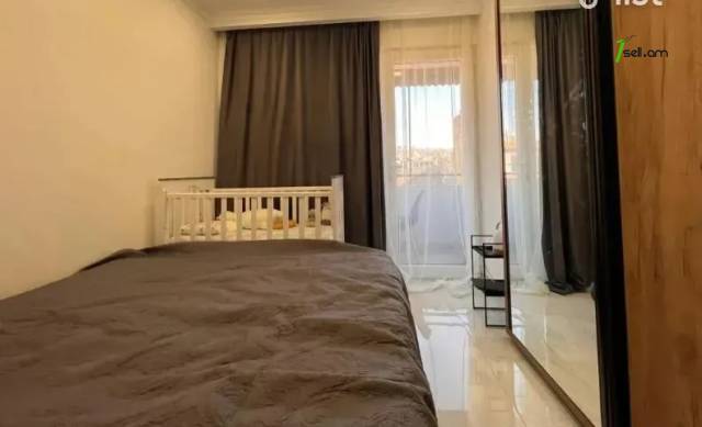 2 սենյականոց բնակարան Թումանյան փողոցում, 46 ք.մ., նախավերջին հարկ, դիզայներական ոճով վերանորոգված