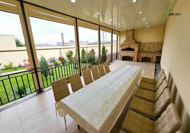 Երեք հարկանի քարե տուն, Նոյ թաղամաս Մալաթիա Սեբաստիայում, 1200 ք.մ., 3+ սանհանգույց