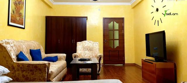 1 սենյականոց բնակարան Եզնիկ Կողբացու փողոցում, 50 ք.մ., 6/9 հարկ, կապիտալ վերանորոգված