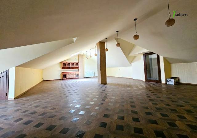 Երեք հարկանի քարե տուն, Նոյ թաղամաս Մալաթիա Սեբաստիայում, 420 ք.մ., 3+ սանհանգույց